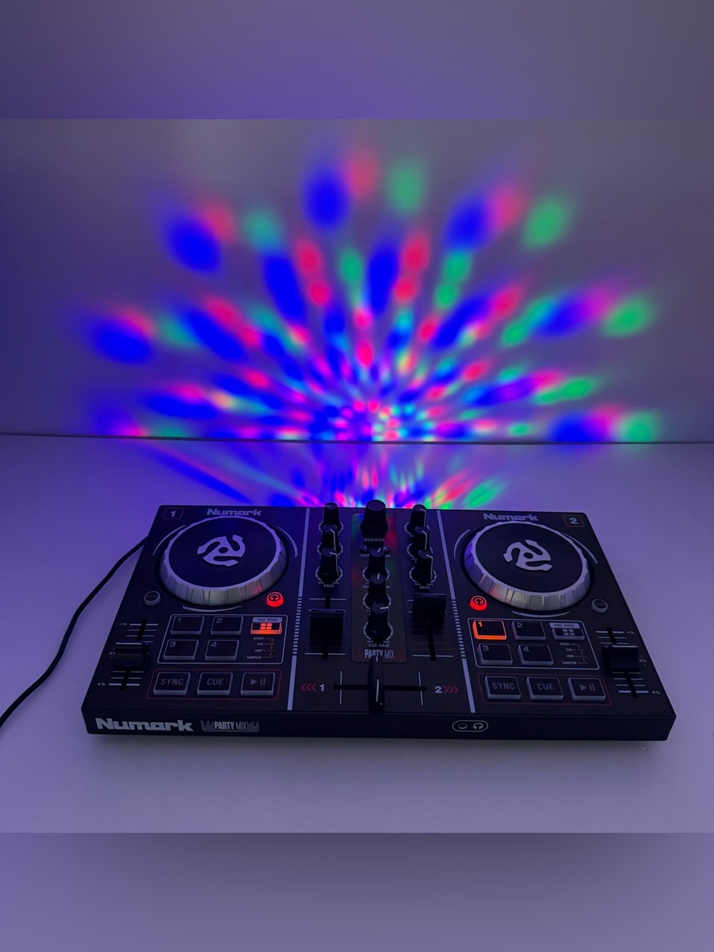 Numark Party Mix Double Deck Dj Controller Built In Light Show Complete In Box - Picture 2 of 14